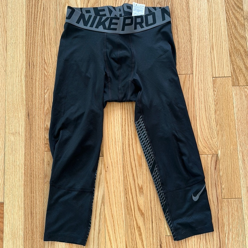 Nike Pro Dri-FIT Men’s 3/4 Lightweight Workout Tights